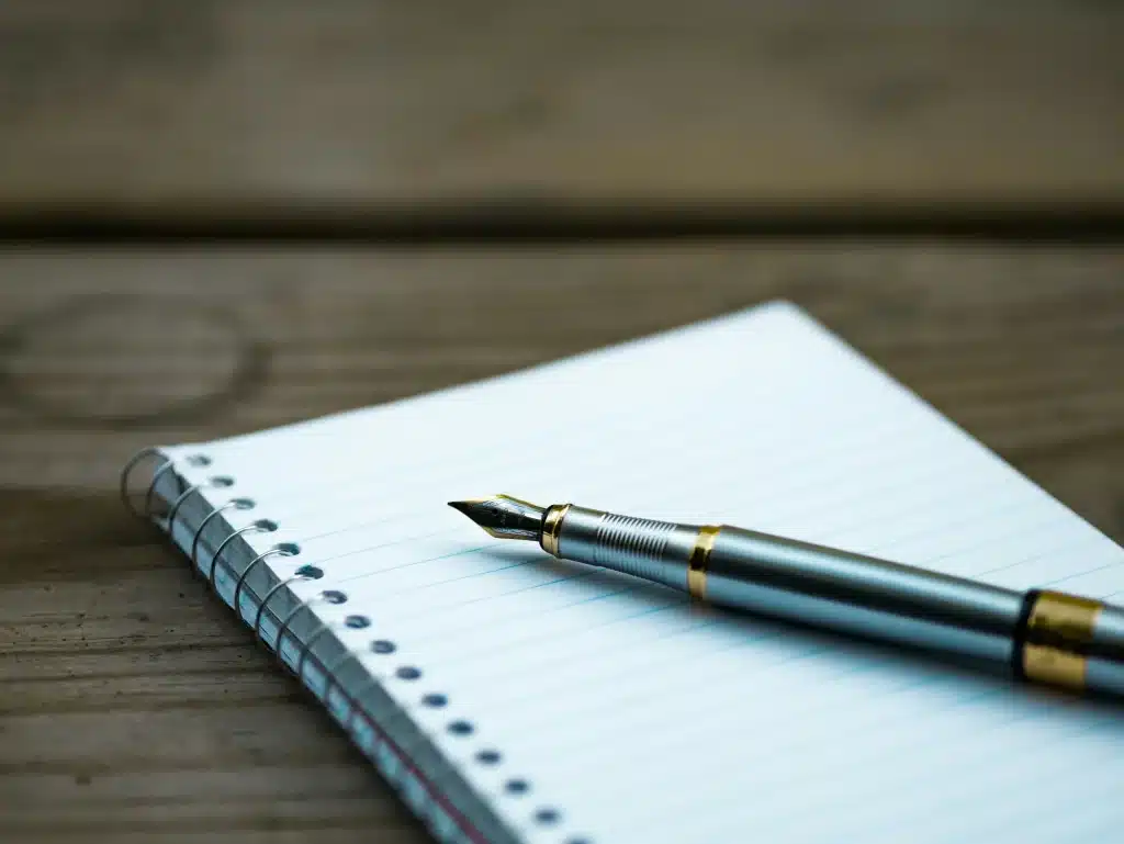 Bolpen dan Buku